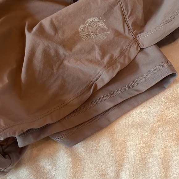 Kaialoha Supply woman’s shorts size small. Color cocoa. - Picture 5 of 5